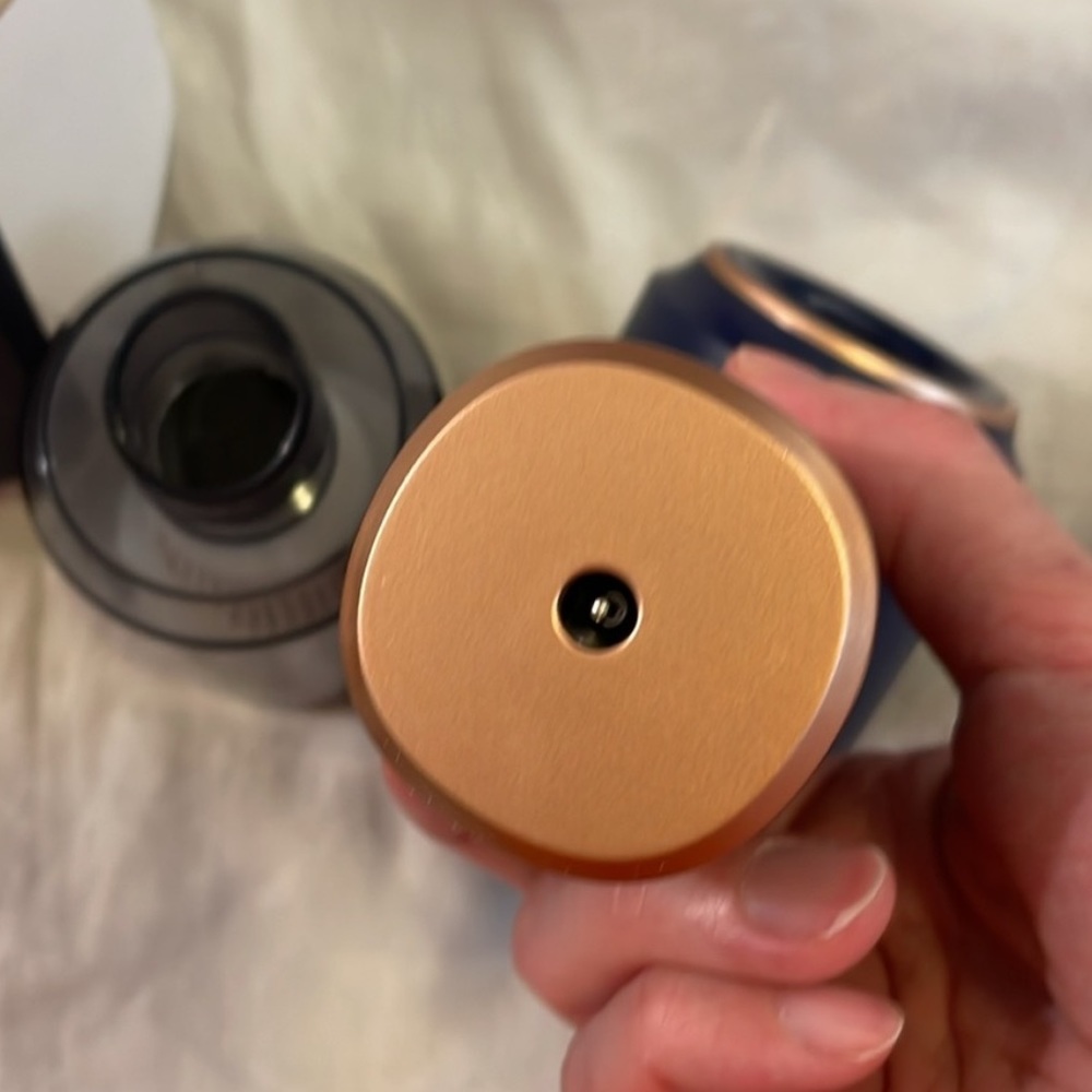 Mini portable wireless vacuum - Picture 7 of 8